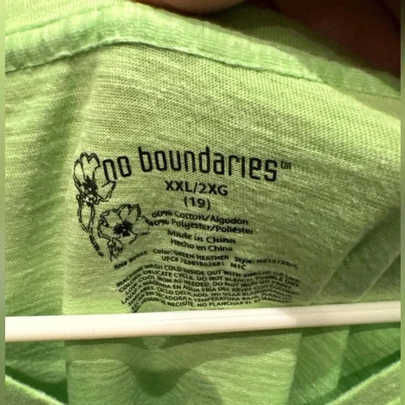 Green t shirt - Picture 2 of 2